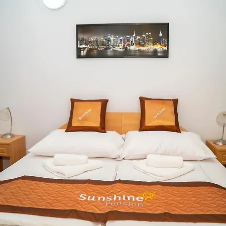 Sunshine בית הארחה קרלובי וארי