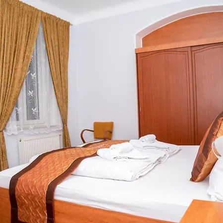 Sunshine בית הארחה 3*